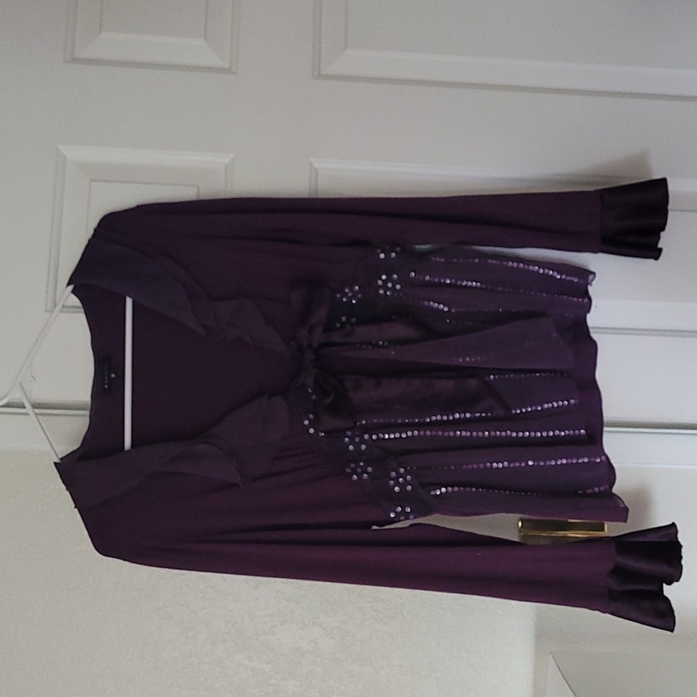 Holiday blouse, Size medium, Burgundy
